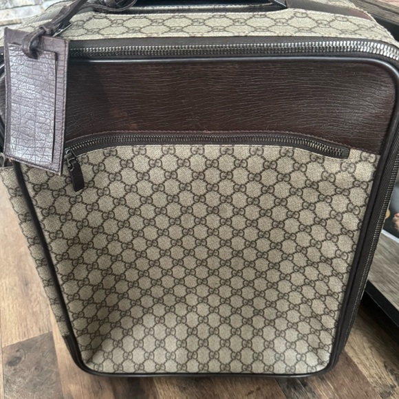 Gucci Rolling Luggage and crossbody bag set - Picture 4 of 13